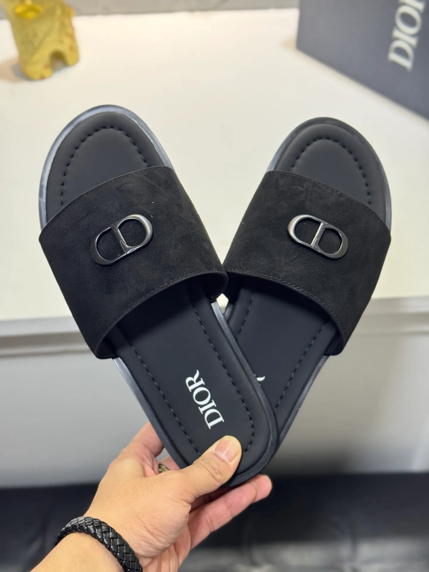 Men's men's shoes 💰320 [New style] 🦇🦇𝐂𝐡𝐫𝐢𝐬𝐭𝐢𝐚𝐧 𝐃𝐢𝐨𝐫 Dior slippers - the latest hot sandals, classic sandals, original replicas, super durable and versatile, cowhide leather with hardware accessories, very comfortable on the feet Look slim and white. Original molded outsole size: 38-44 (.45. Customized
